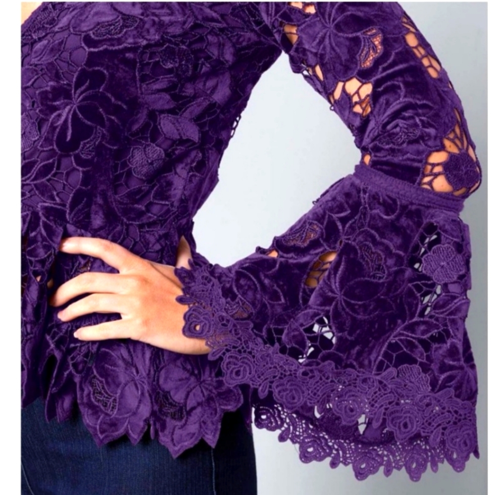 Purple Fit & Flare Top w/long Bell sleeves💜